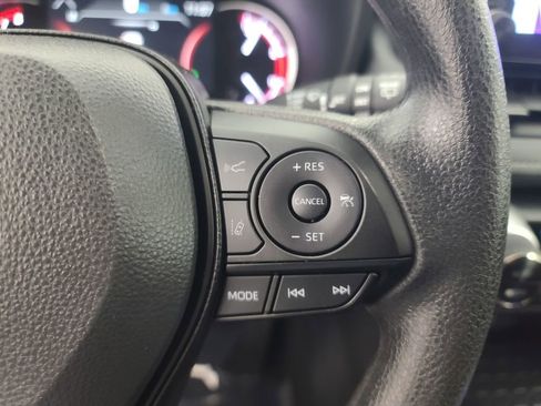 Used 2025 Toyota RAV4 XLE image 27