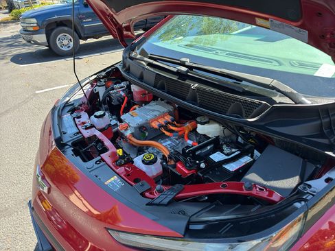Used 2022 Chevrolet Bolt LT w/ Infotainment Package FWD image 16