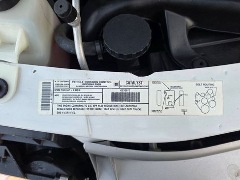 Used 2001 Chevrolet Astro Passenger RWD image 32
