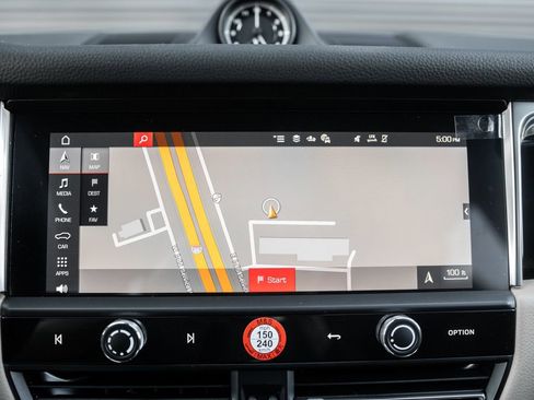 New 2025 Porsche Macan image 38