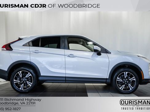 Used 2025 Mitsubishi Eclipse Cross SE AWD/4WD image 3