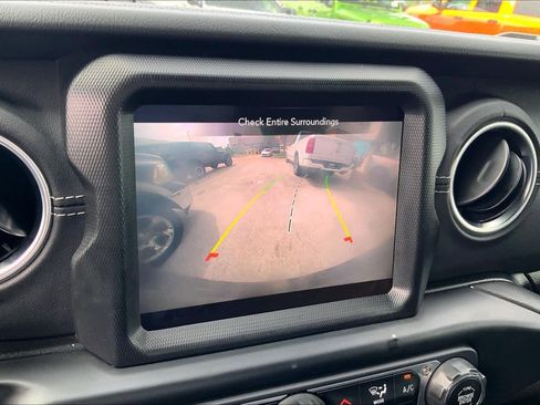 Used 2022 Jeep Wrangler Unlimited Sahara w/ LED Lighting Group AWD/4WD image 23