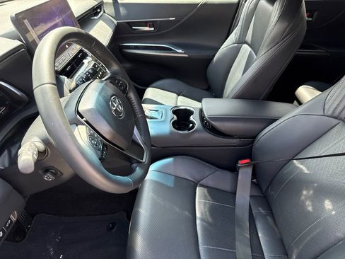 Used 2024 Toyota Venza Limited AWD/4WD image 19