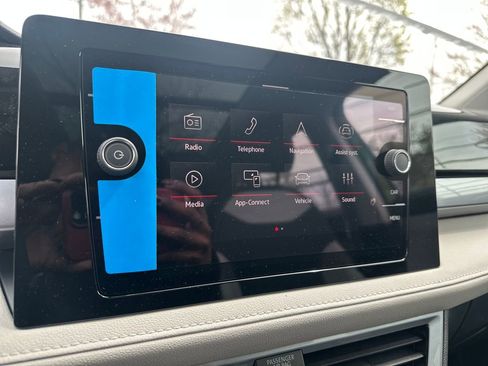 New 2026 Volkswagen Taos SEL AWD/4WD image 9