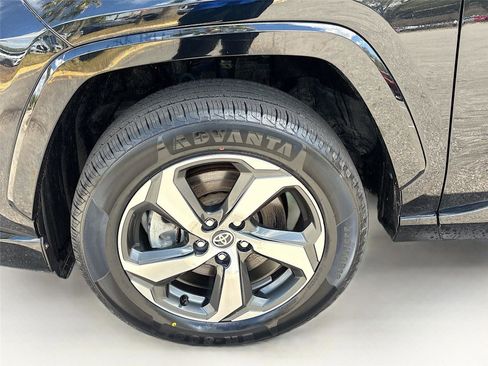 Used 2023 Toyota RAV4 SE w/ Weather & Moonroof Package image 32