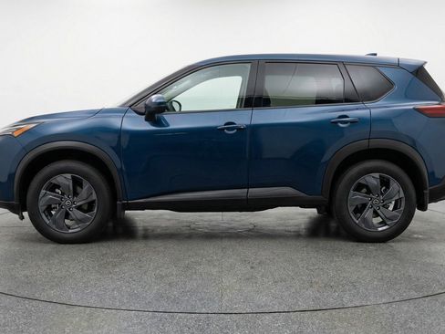 Used 2025 Nissan Rogue SV image 5