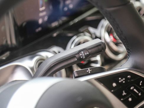 New 2026 Mercedes-Benz GLB 250 4MATIC image 18