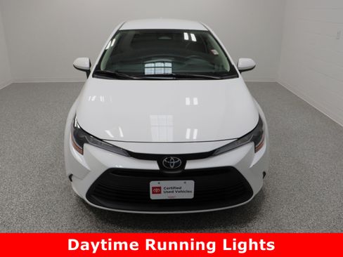 Certified 2025 Toyota Corolla LE image 3