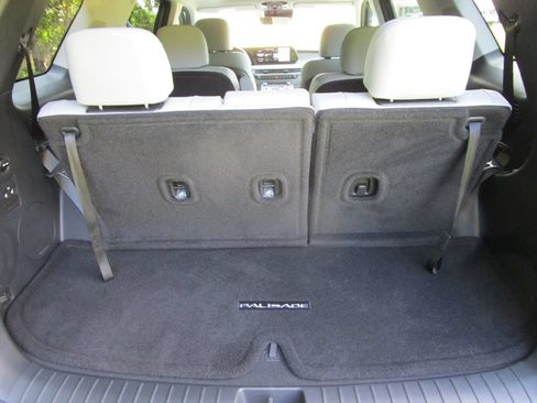 Used 2024 Hyundai Palisade SEL w/ Premium Package FWD image 16