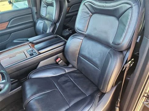 Used 2019 Lincoln Navigator L Reserve image 14