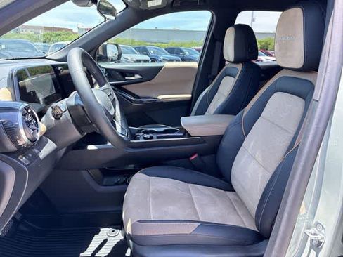 Used 2026 Chevrolet Equinox ACTIV w/ Convenience Package III FWD image 17