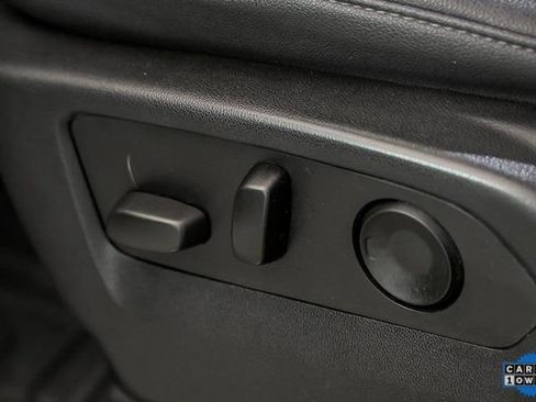 Used 2025 Chevrolet Silverado 2500 LTZ w/ LTZ Premium Package image 18