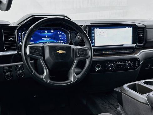 Used 2023 Chevrolet Silverado 1500 LT AWD/4WD image 17