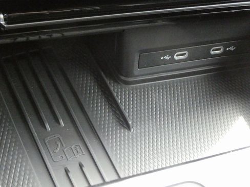 New 2025 Volkswagen Atlas Peak Edition SE image 15