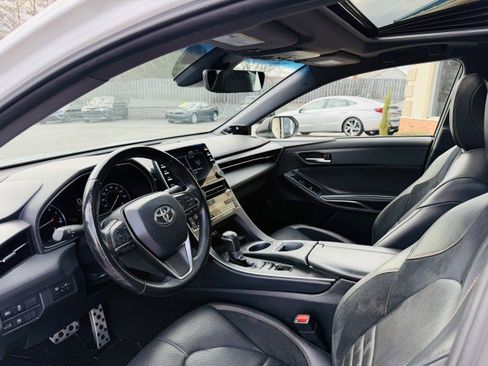 Used 2019 Toyota Avalon XSE w/ All Weather Liner Package image 5