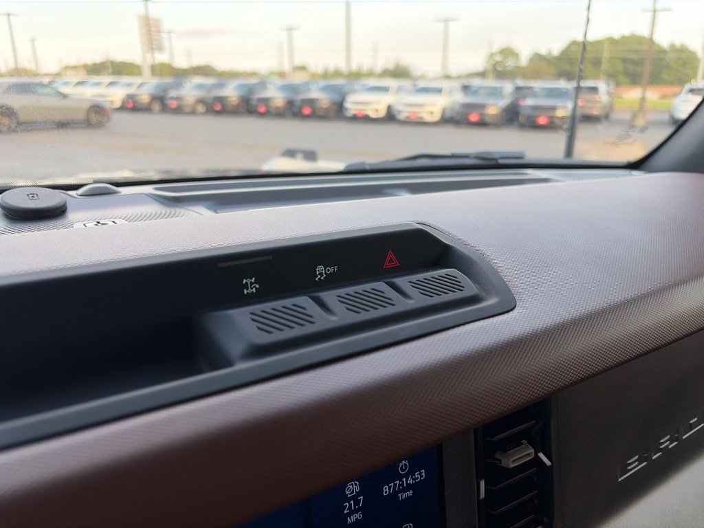 Used 2024 Ford Bronco Outer Banks AWD/4WD image 25