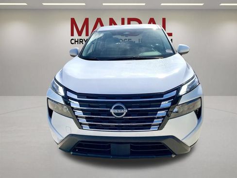 Used 2025 Nissan Rogue SV FWD image 2