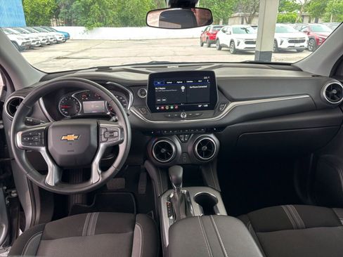Used 2025 Chevrolet Blazer LT FWD image 34
