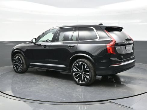 Used 2025 Volvo XC90 B5 Ultra AWD/4WD image 4