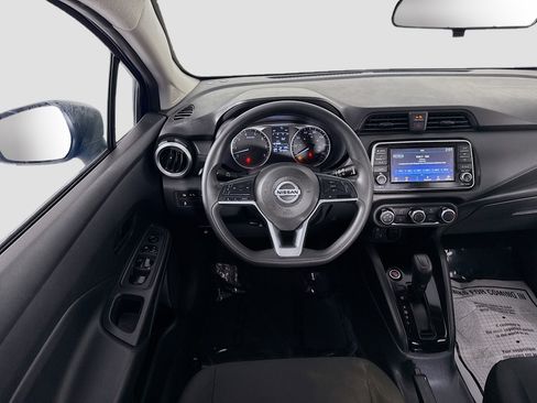 Used 2021 Nissan Versa S FWD image 17