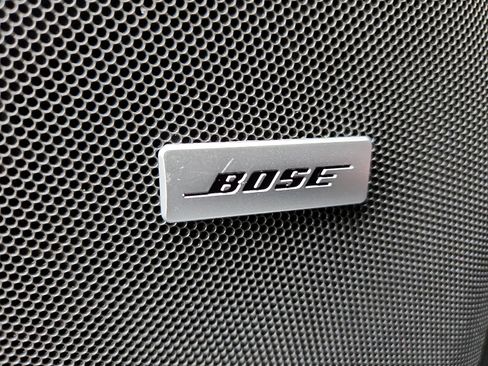 Used 2023 GMC Yukon XL SLT w/ SLT Premium Package image 28