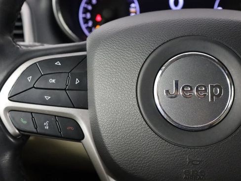 Used 2022 Jeep Grand Cherokee Laredo E RWD image 8