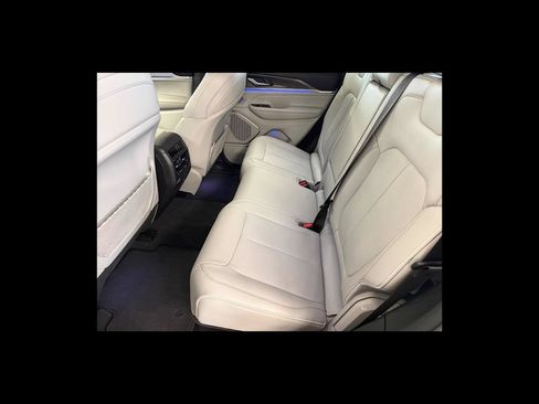 Used 2022 Jeep Grand Cherokee Overland AWD/4WD image 17