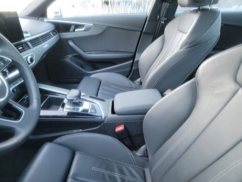 Used 2023 Audi A4 2.0T Premium w/ Convenience Package image 5