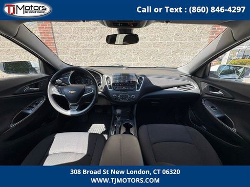 Used 2022 Chevrolet Malibu LT FWD image 15