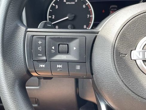 Used 2023 Nissan Rogue S FWD image 19