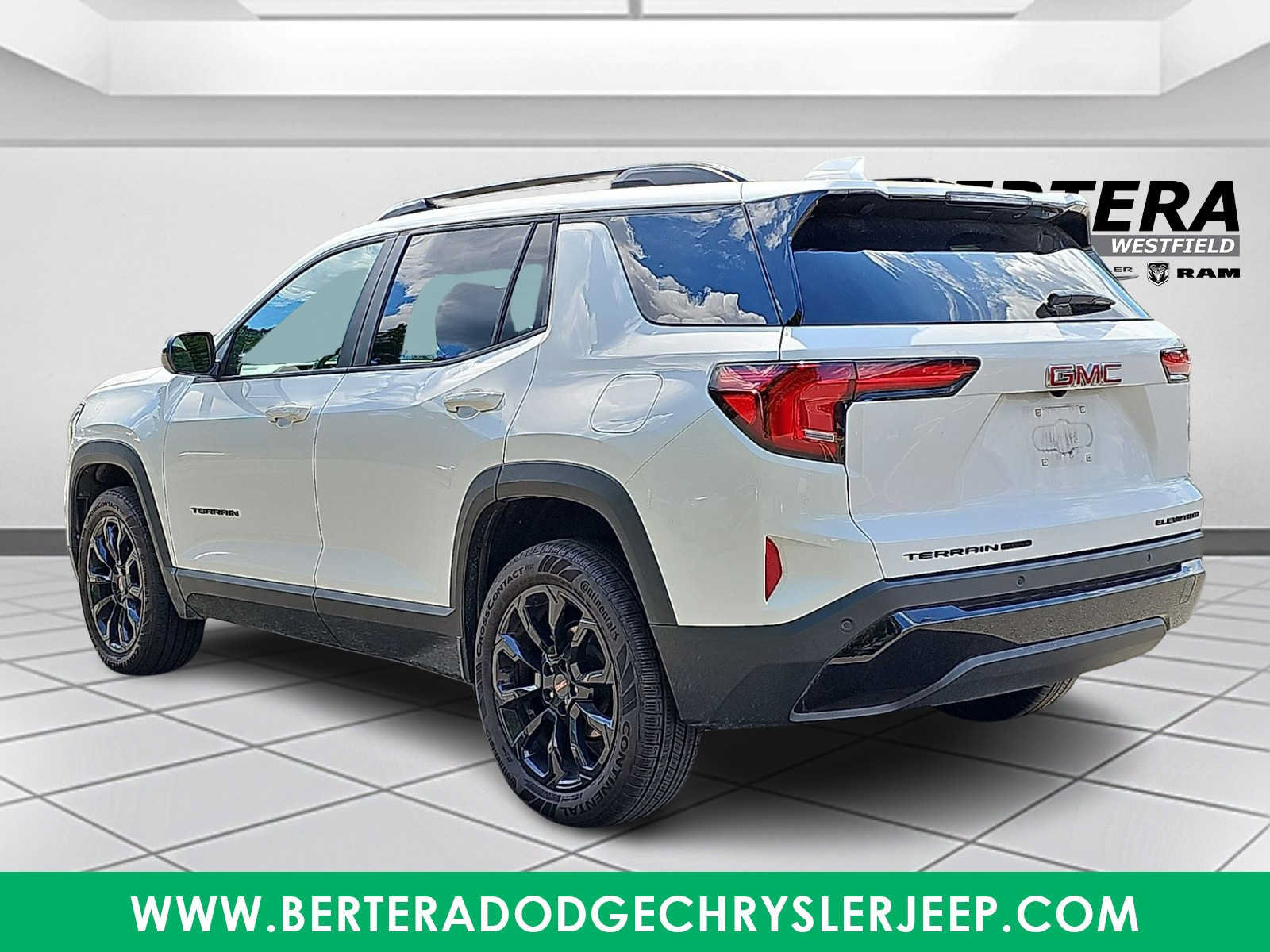 Used 2026 GMC Terrain Elevation w/ Elevation Premium Package AWD/4WD image 4