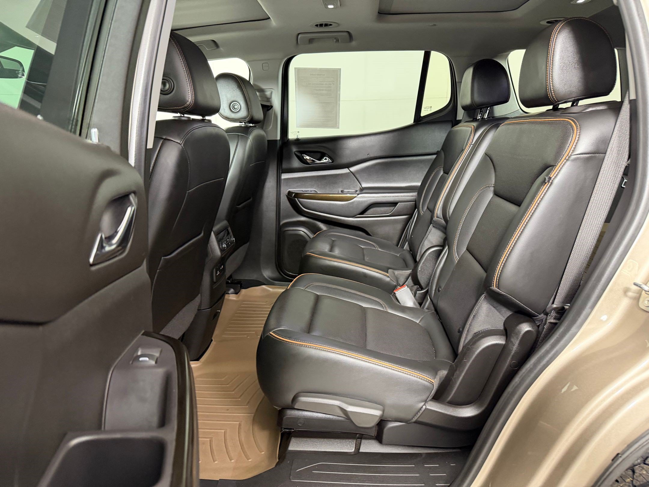 Used 2022 GMC Acadia AT4 w/ Technology Package AWD/4WD image 23