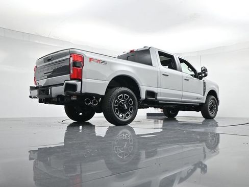 New 2026 Ford F250 Platinum w/ FX4 Off-Road Package image 31