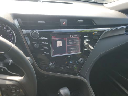 Used 2020 Toyota Camry SE image 24