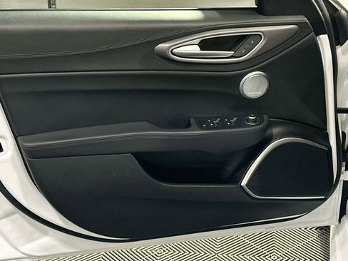 Used 2022 Alfa Romeo Giulia Veloce image 15