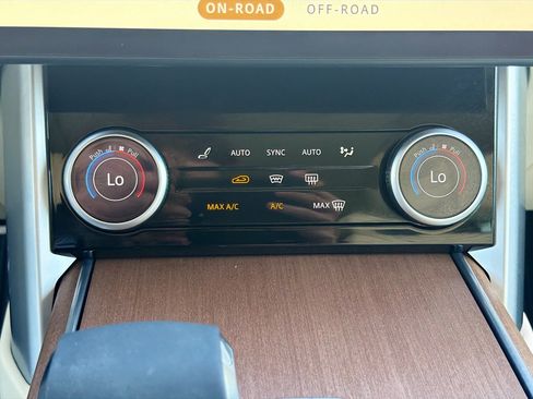 Used 2023 Land Rover Range Rover SE AWD/4WD image 36