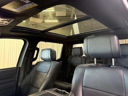 Used 2025 Toyota Tundra Platinum AWD/4WD image 6