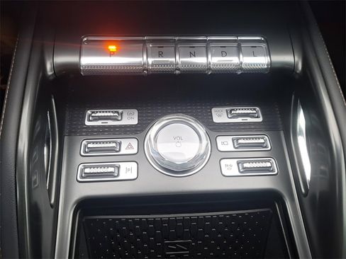 Used 2024 Lincoln Nautilus Reserve w/ Equipment Group 202A image 27