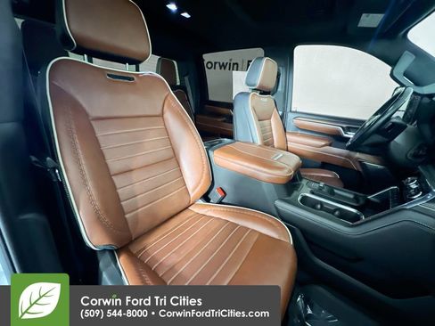 Used 2024 GMC Sierra 3500 Denali Ultimate image 17