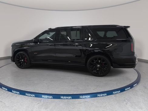 Used 2026 Cadillac Escalade ESV V w/ LPO, ONYX Package AWD/4WD image 8
