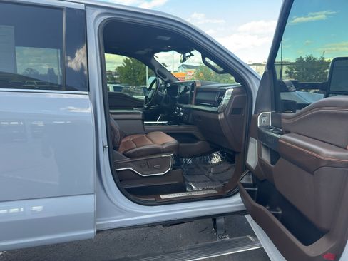 Used 2024 Ford F250 King Ranch w/ Chrome Package AWD/4WD image 11