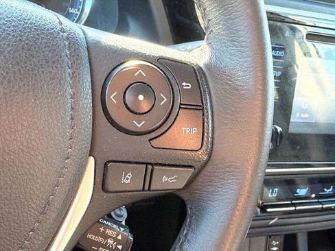 Used 2018 Toyota Corolla SE w/ Carpet Mat Package (TMS) FWD image 15