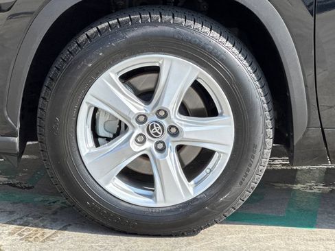 Used 2023 Toyota Highlander L FWD image 34