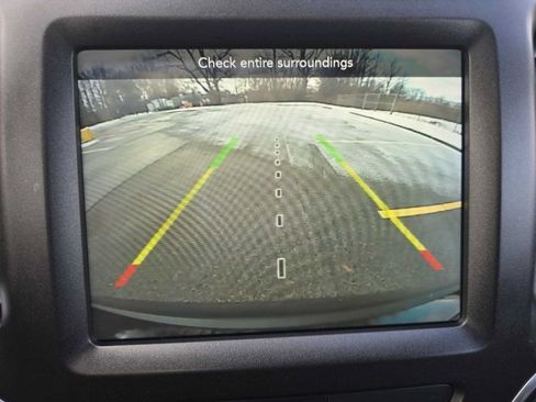 Used 2020 Jeep Cherokee Trailhawk w/ Comfort/Convenience Group image 10