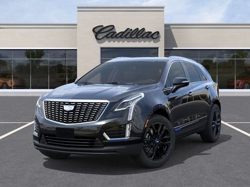 Used 2026 Cadillac XT5 Luxury w/ LPO, Blue Accent Package FWD image 6