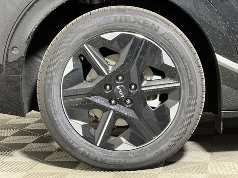 New 2025 Kia EV6 Wind image 10