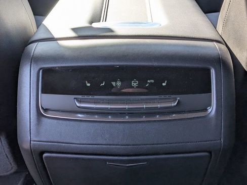 Used 2024 Cadillac Escalade Premium Luxury image 16