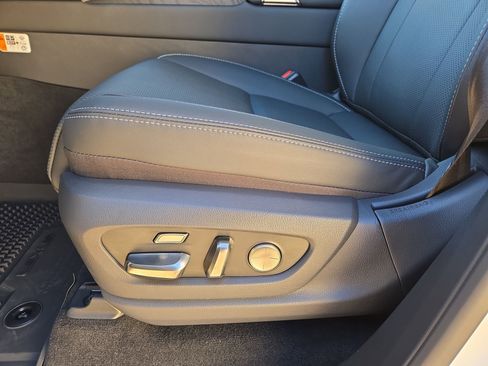 New 2026 Lexus LX 600 4WD w/ Luxury Package image 17