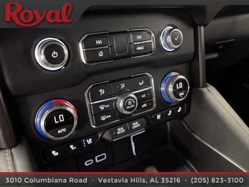 Used 2024 GMC Yukon AT4 w/ Technology Package AWD/4WD image 33