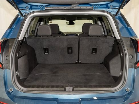 Used 2024 GMC Terrain SLE w/ Driver Convenience Package image 5